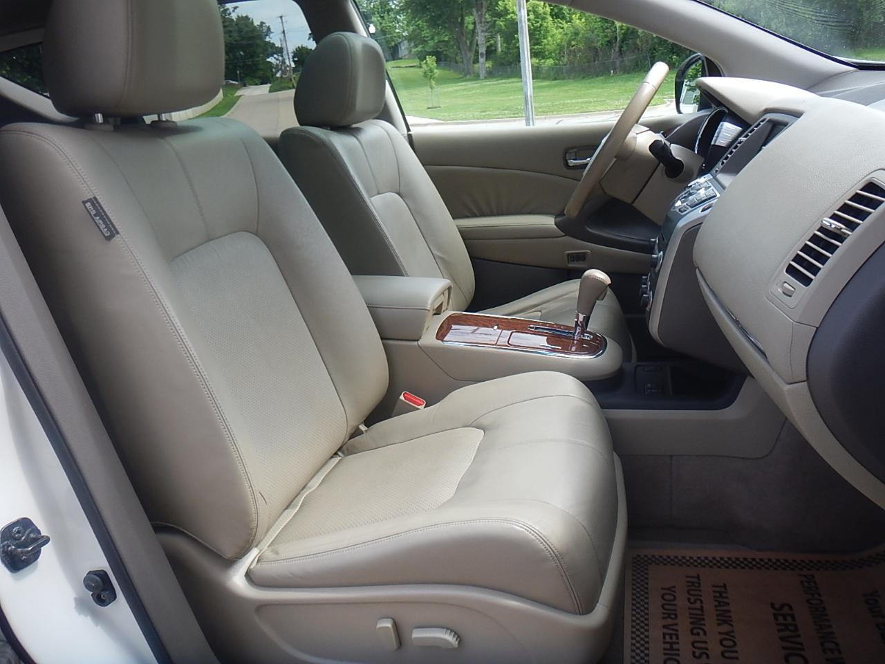 Nissan Murano LE 4D SUV AWD 2010