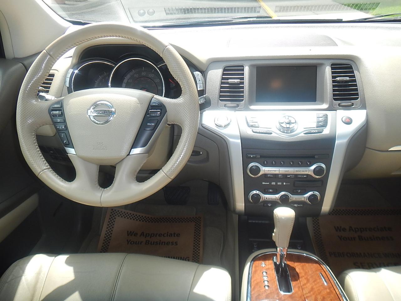 Nissan Murano LE 4D SUV AWD 2010