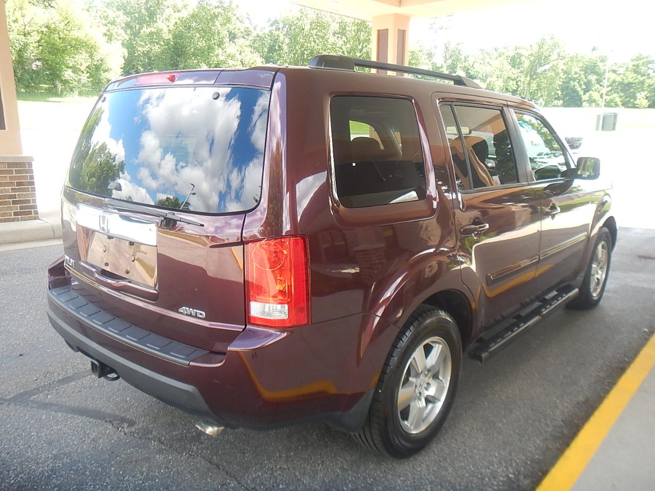 Honda Pilot EX-L 4WD 5-Spd AT with DVD 2011