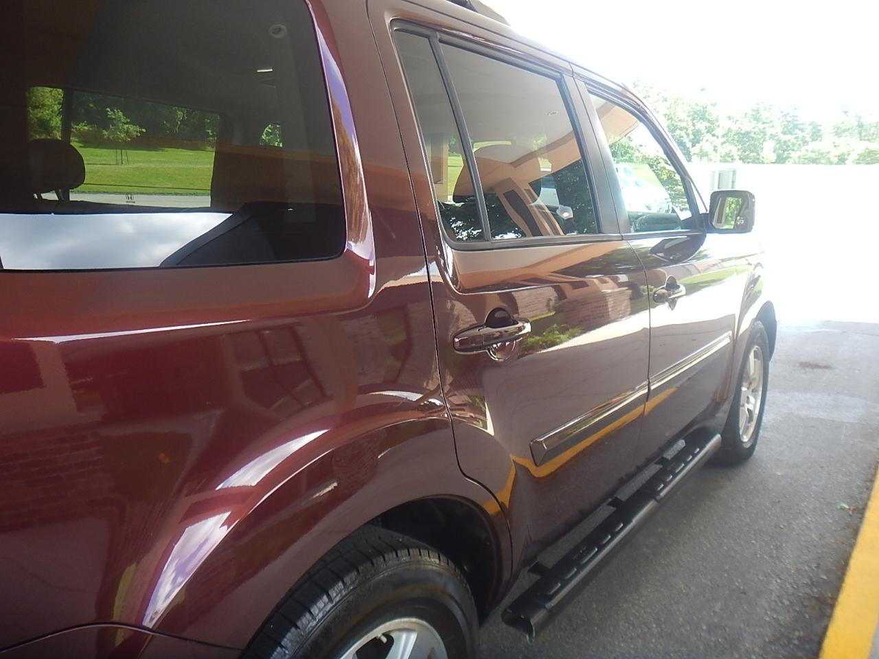 Honda Pilot EX-L 4WD 5-Spd AT with DVD 2011