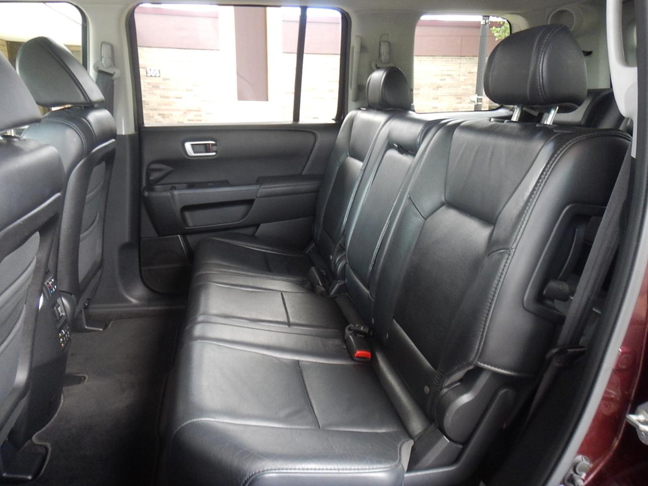 Honda Pilot EX-L 4WD 5-Spd AT with DVD 2011