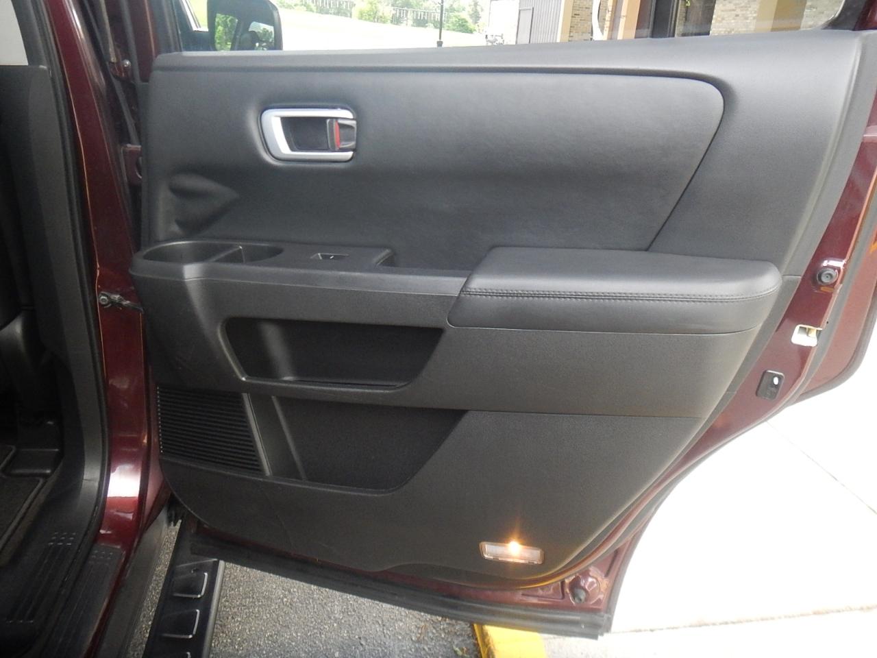 Honda Pilot EX-L 4WD 5-Spd AT with DVD 2011