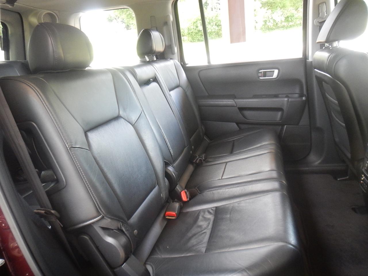 Honda Pilot EX-L 4WD 5-Spd AT with DVD 2011