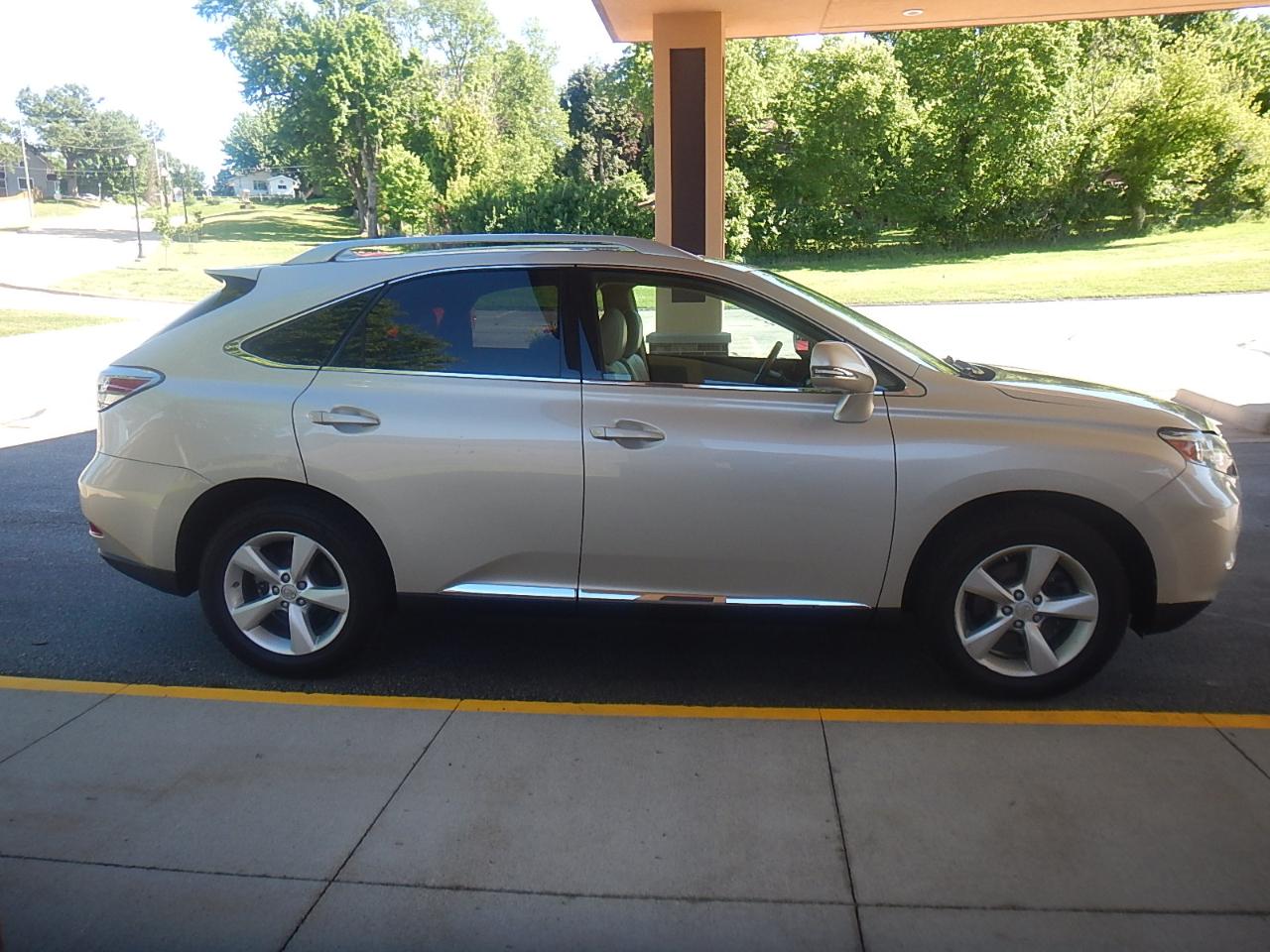 Lexus RX 350 4D SUV AWD 2011