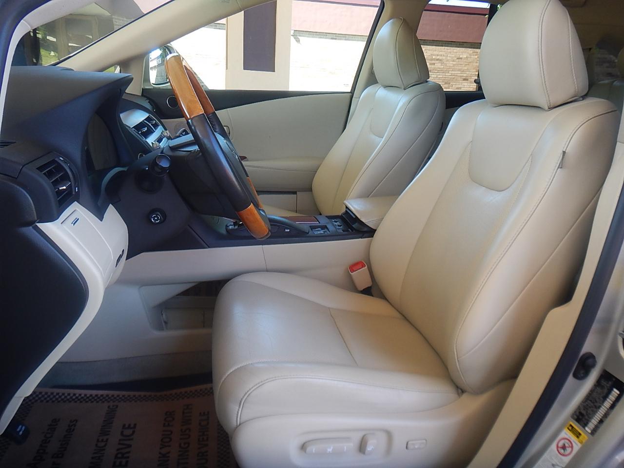 Lexus RX 350 4D SUV AWD 2011