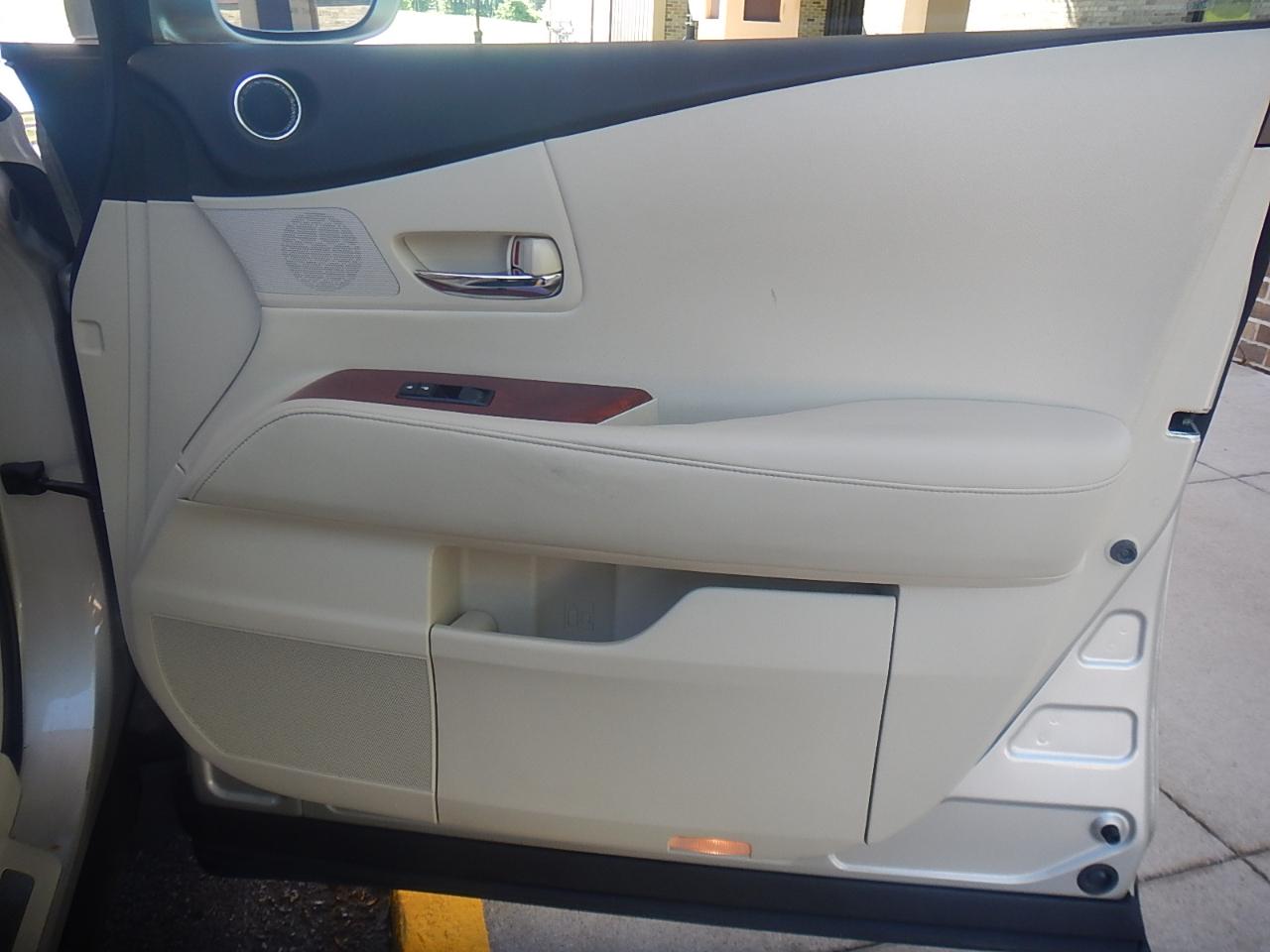 Lexus RX 350 4D SUV AWD 2011