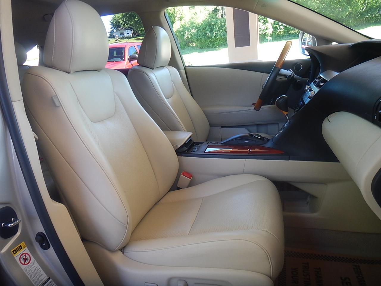 Lexus RX 350 4D SUV AWD 2011
