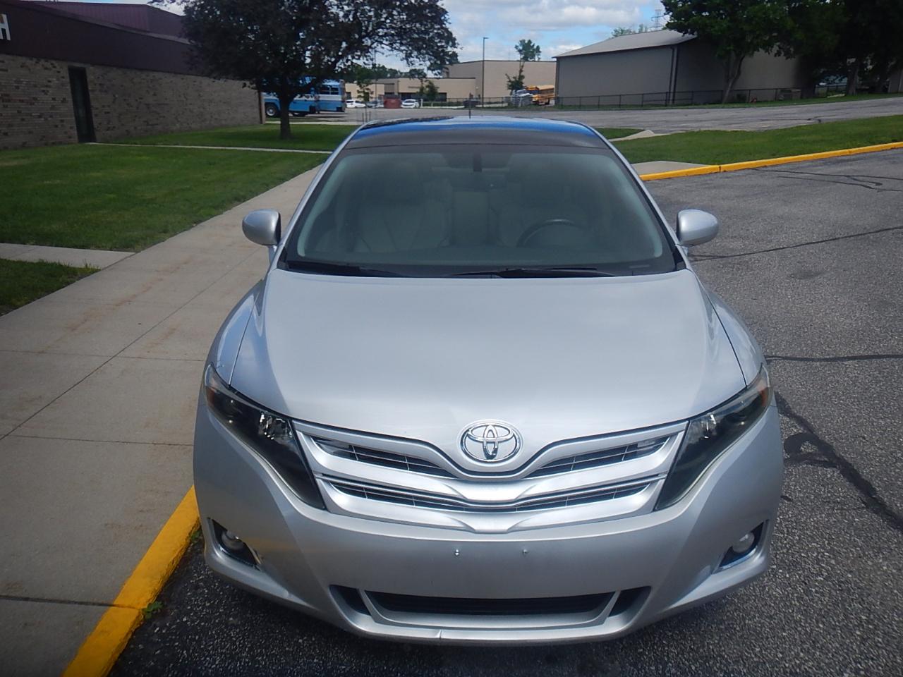 Toyota Venza 4D SUV FWD 4cyl 2010