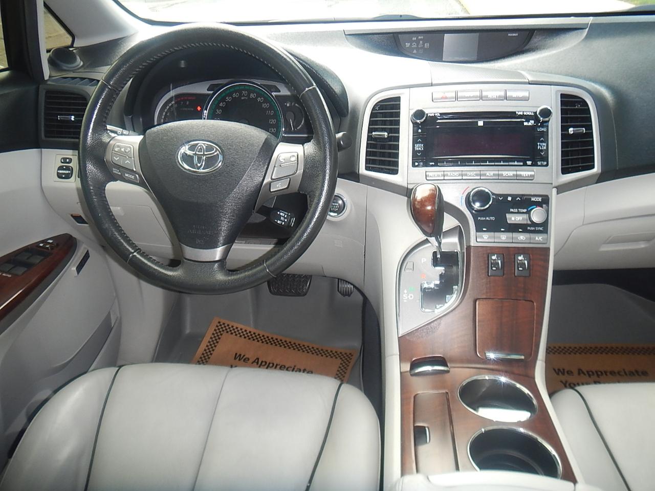 Toyota Venza 4D SUV FWD 4cyl 2010