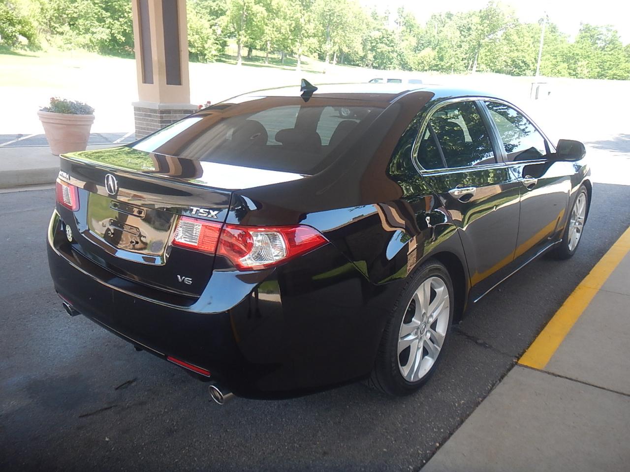 Acura TSX V6 5-Speed AT with Tech Package 2010