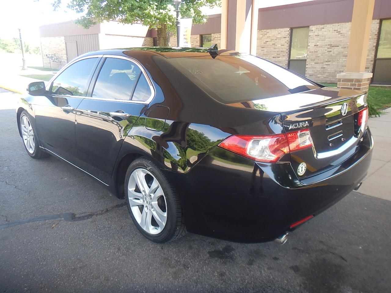 Acura TSX V6 5-Speed AT with Tech Package 2010