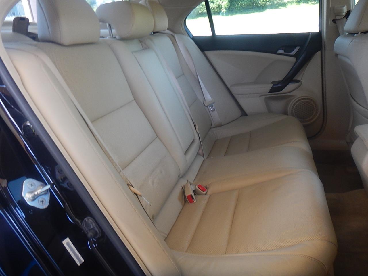 Acura TSX V6 5-Speed AT with Tech Package 2010