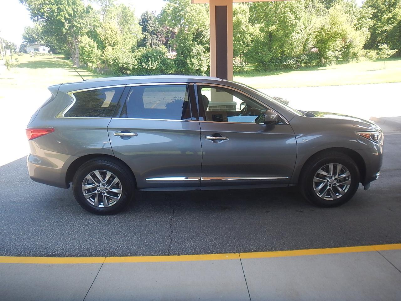 Infiniti QX60 Luxe 4D SUV AWD 2015