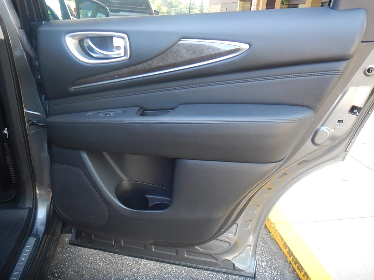 Infiniti QX60 Luxe 4D SUV AWD 2015