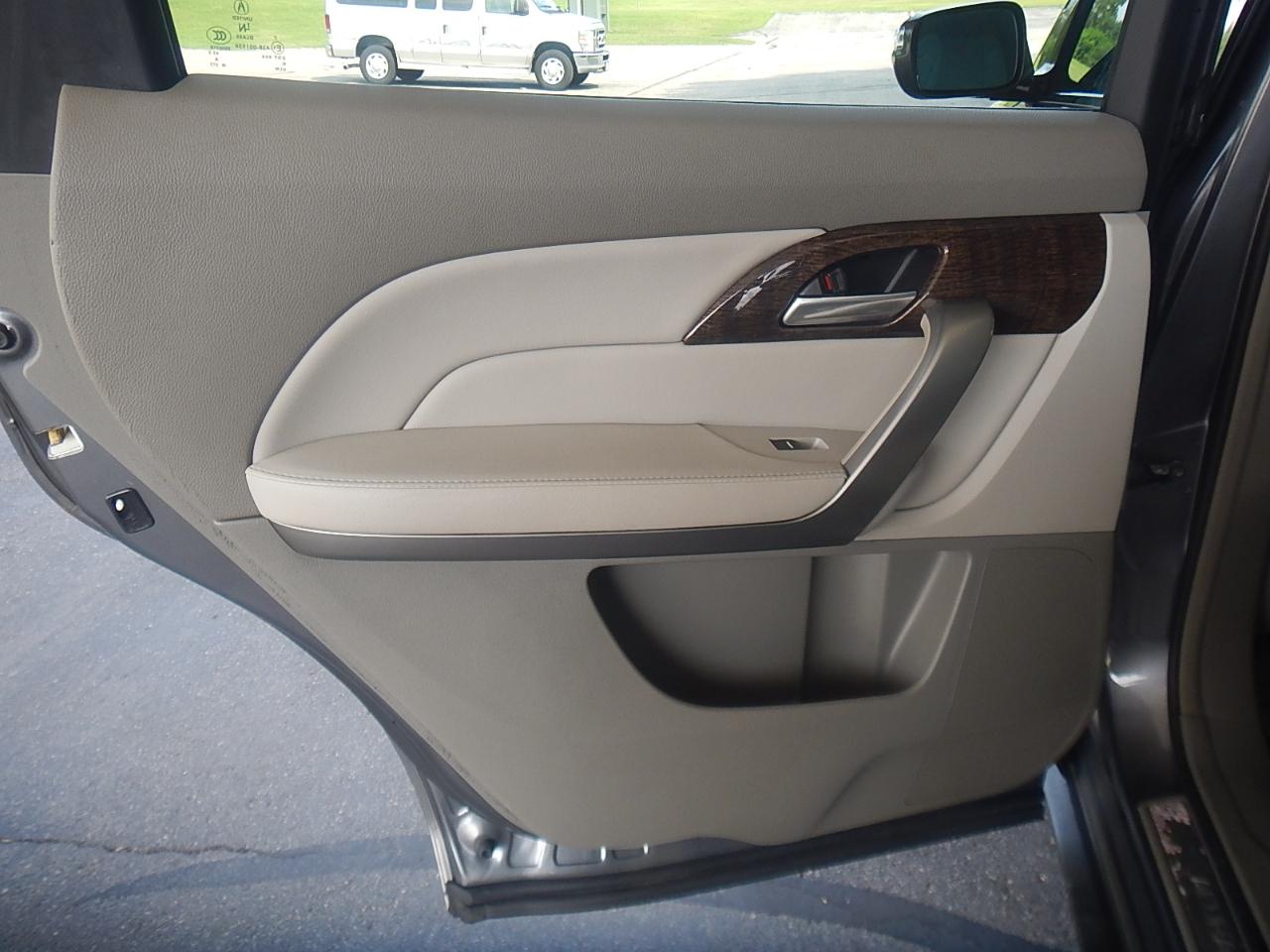 Acura MDX 6-Spd AT w/Tech Package 2012