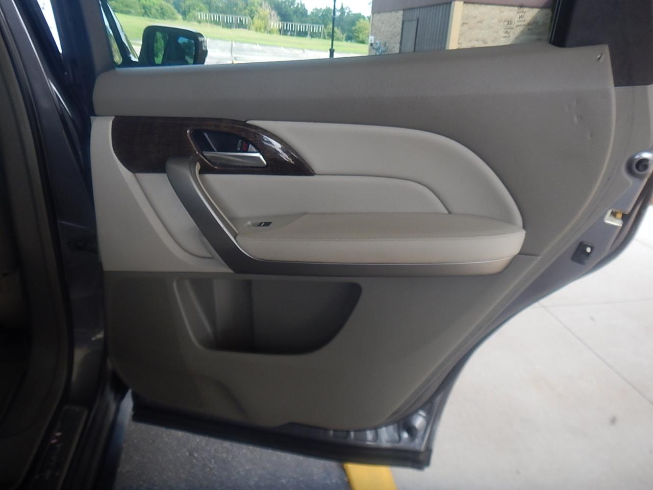 Acura MDX 6-Spd AT w/Tech Package 2012