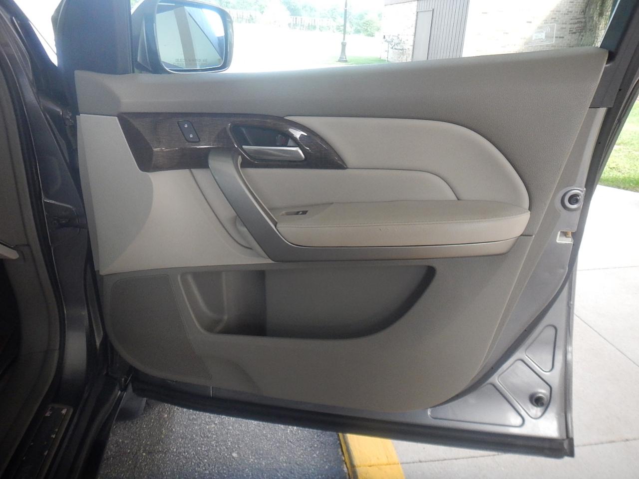 Acura MDX 6-Spd AT w/Tech Package 2012