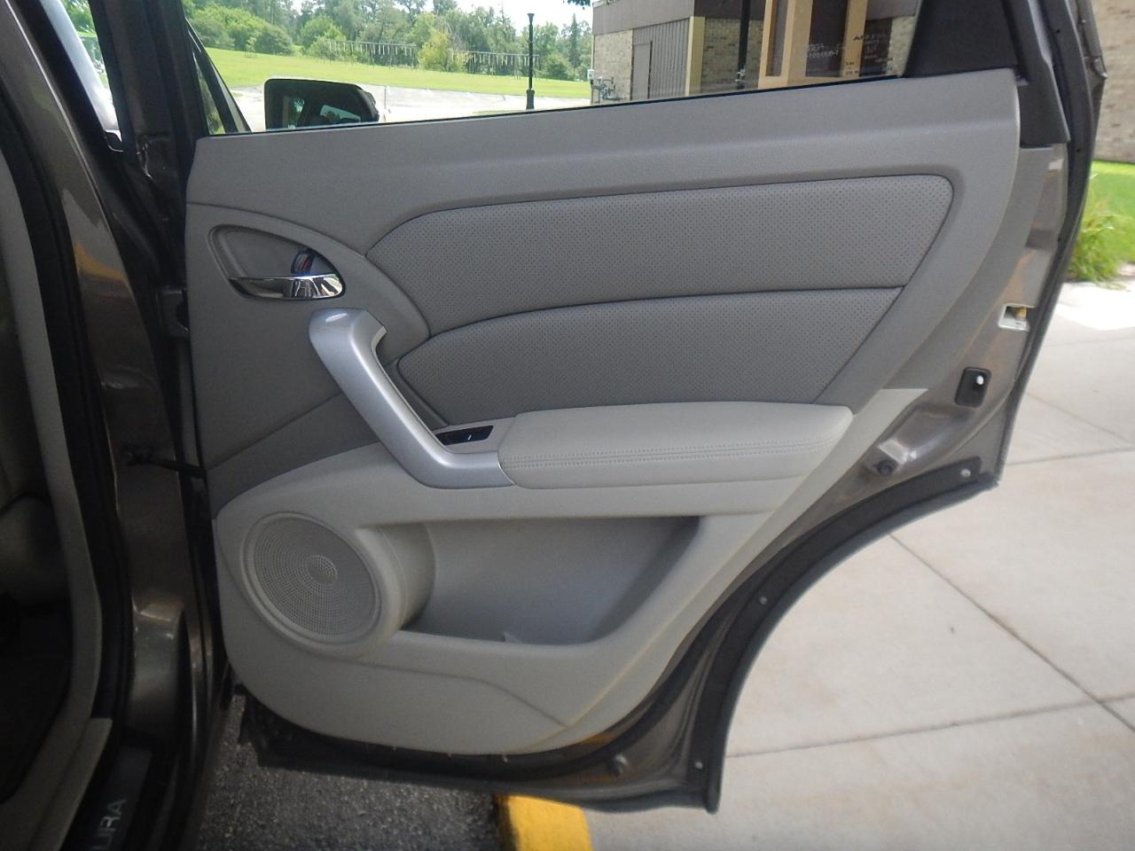 Acura RDX 5-Spd AT with Technology Package 2008
