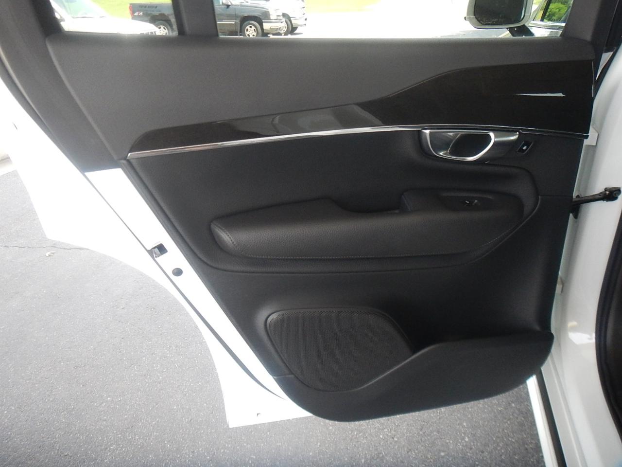 Volvo XC90 T6 Momentum AWD 2018