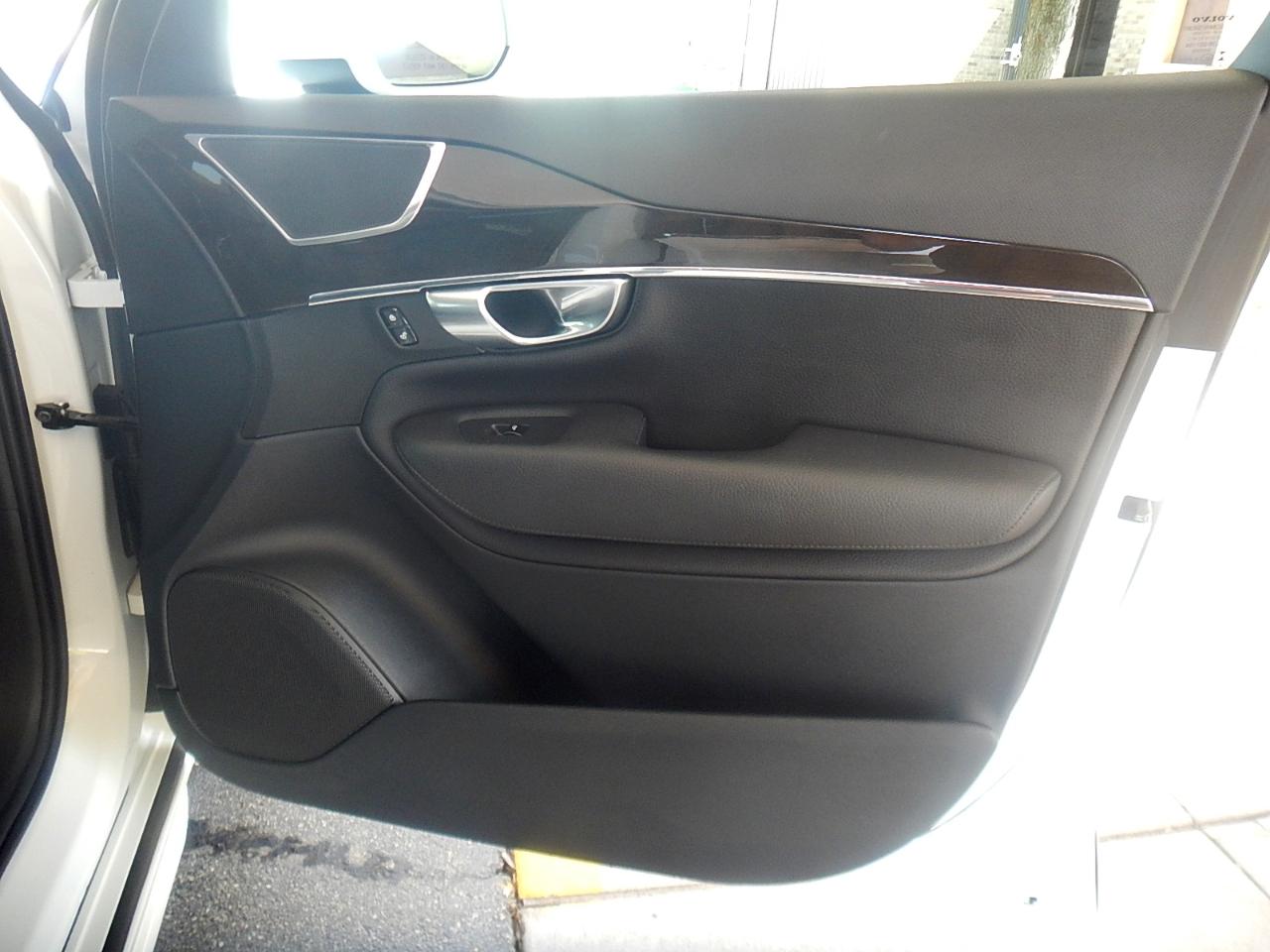Volvo XC90 T6 Momentum AWD 2018