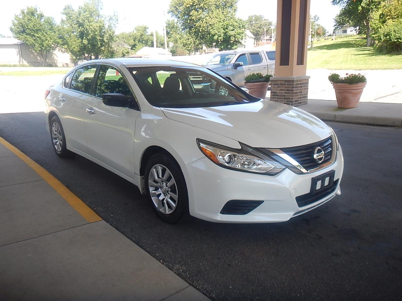 Nissan Altima 2.5 SV Sedan 2017