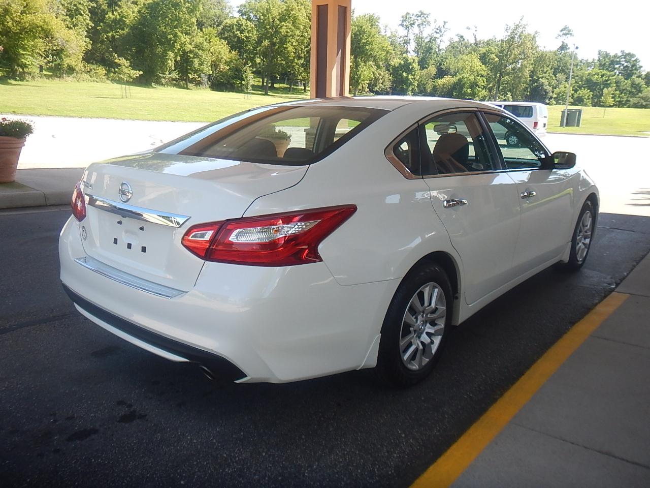 Nissan Altima 2.5 SV Sedan 2017