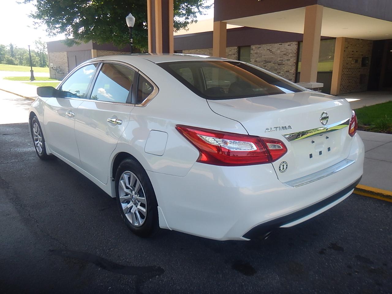 Nissan Altima 2.5 SV Sedan 2017