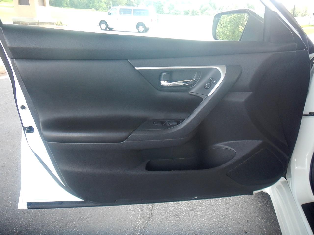 Nissan Altima 2.5 SV Sedan 2017