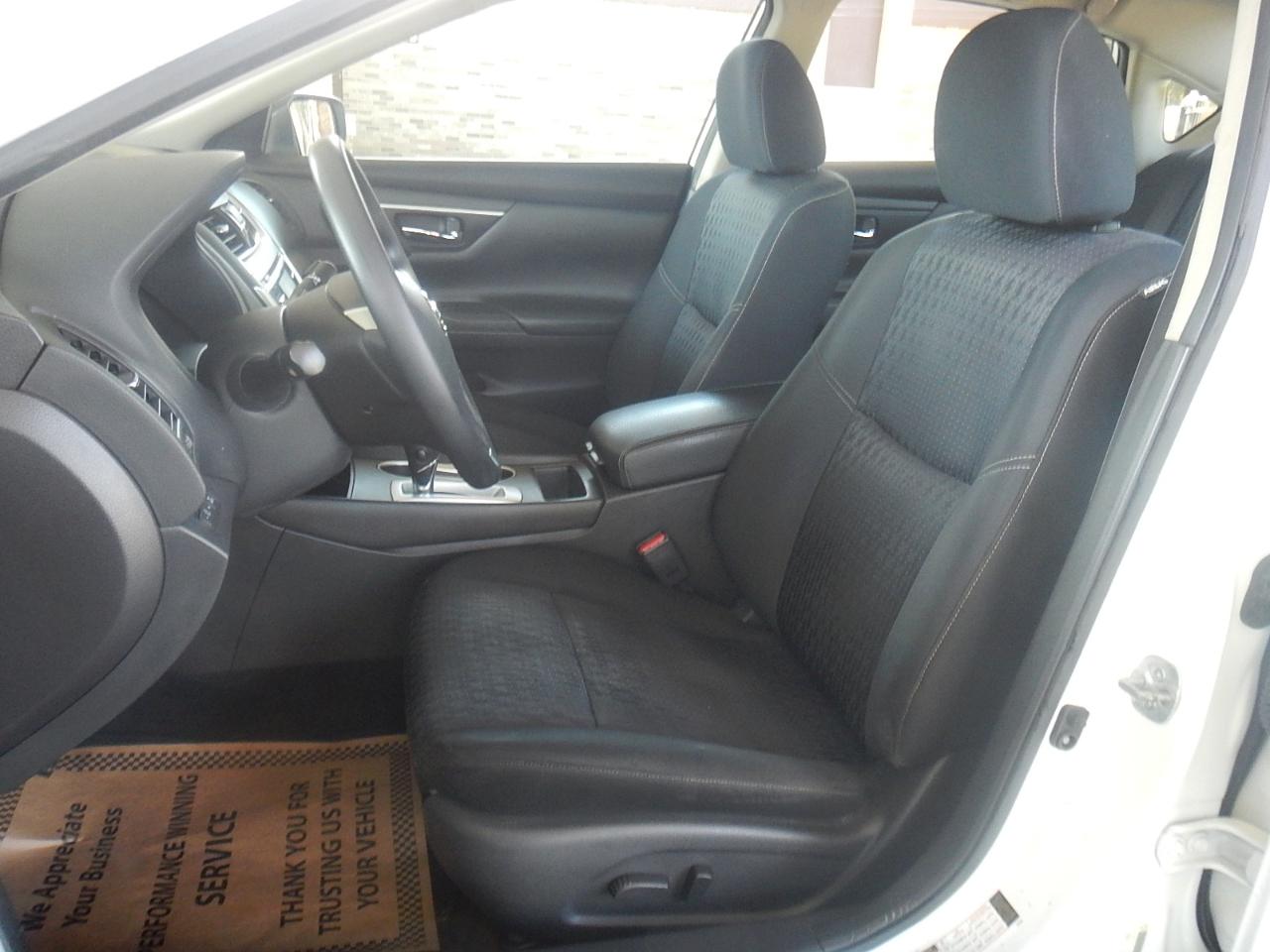Nissan Altima 2.5 SV Sedan 2017
