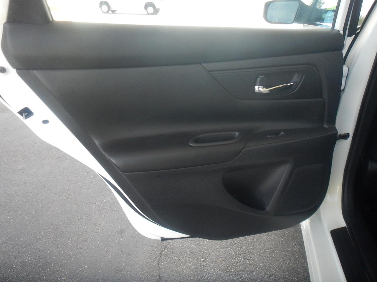Nissan Altima 2.5 SV Sedan 2017