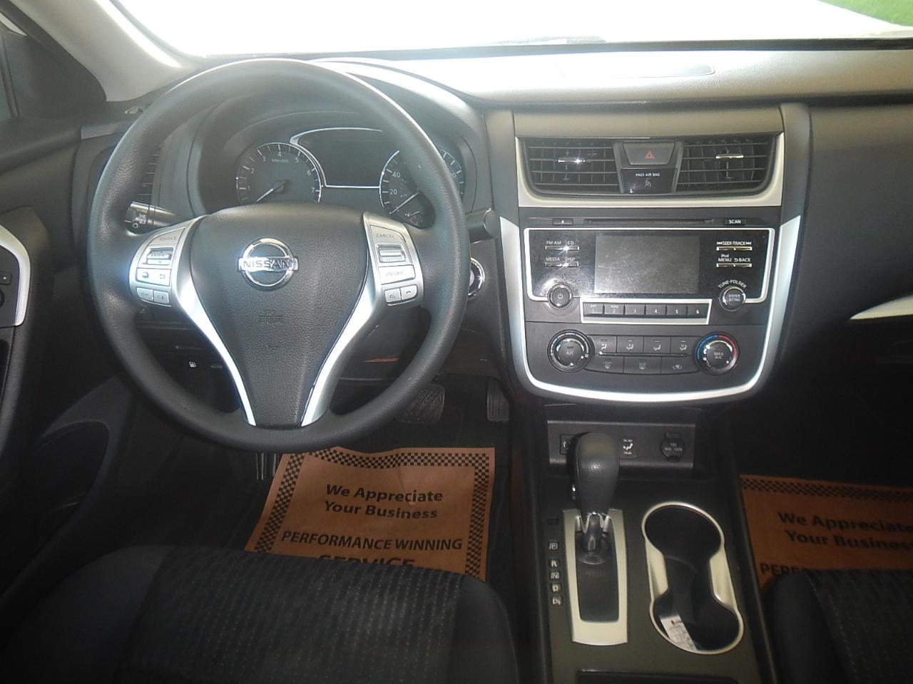 Nissan Altima 2.5 SV Sedan 2017
