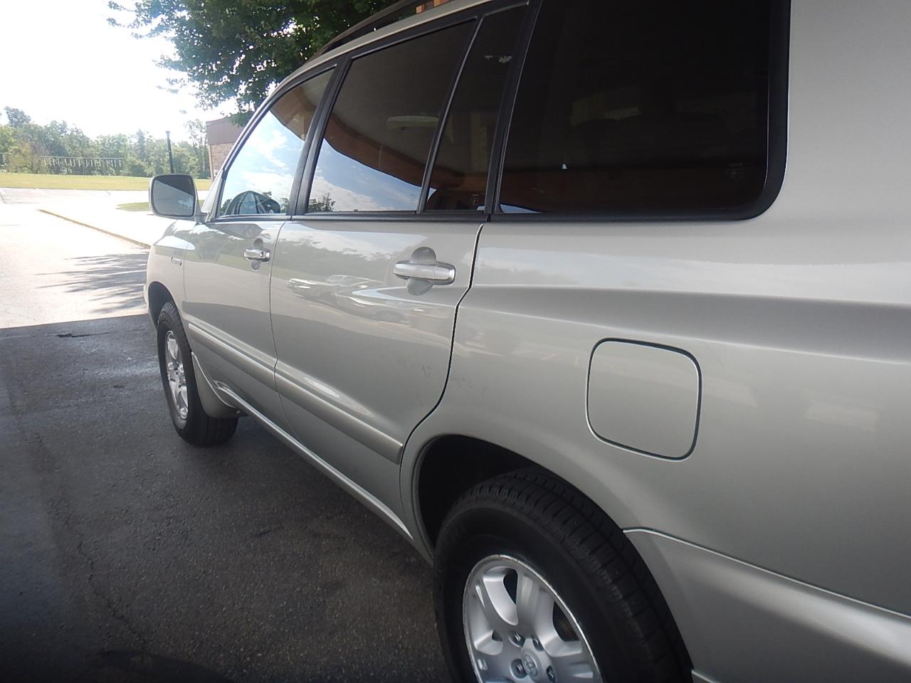 Toyota Highlander Limited V6 4WD 2003