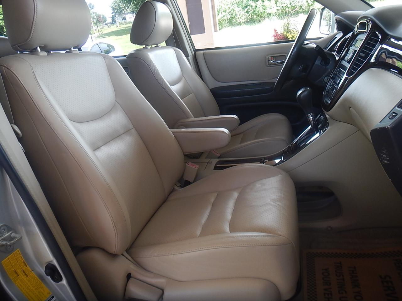 Toyota Highlander Limited V6 4WD 2003