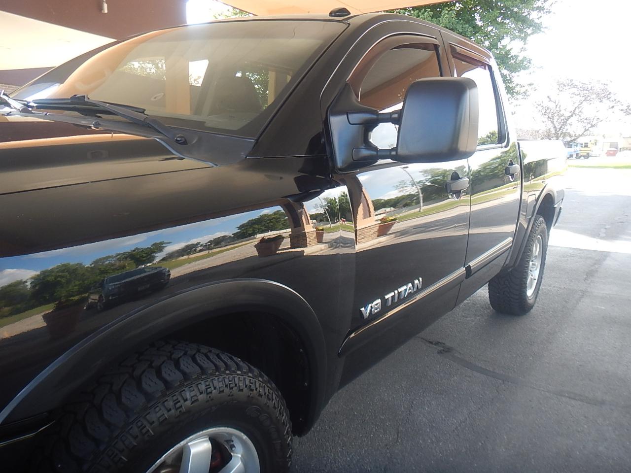 Nissan Titan PRO-4X Crew Cab 4WD 2012