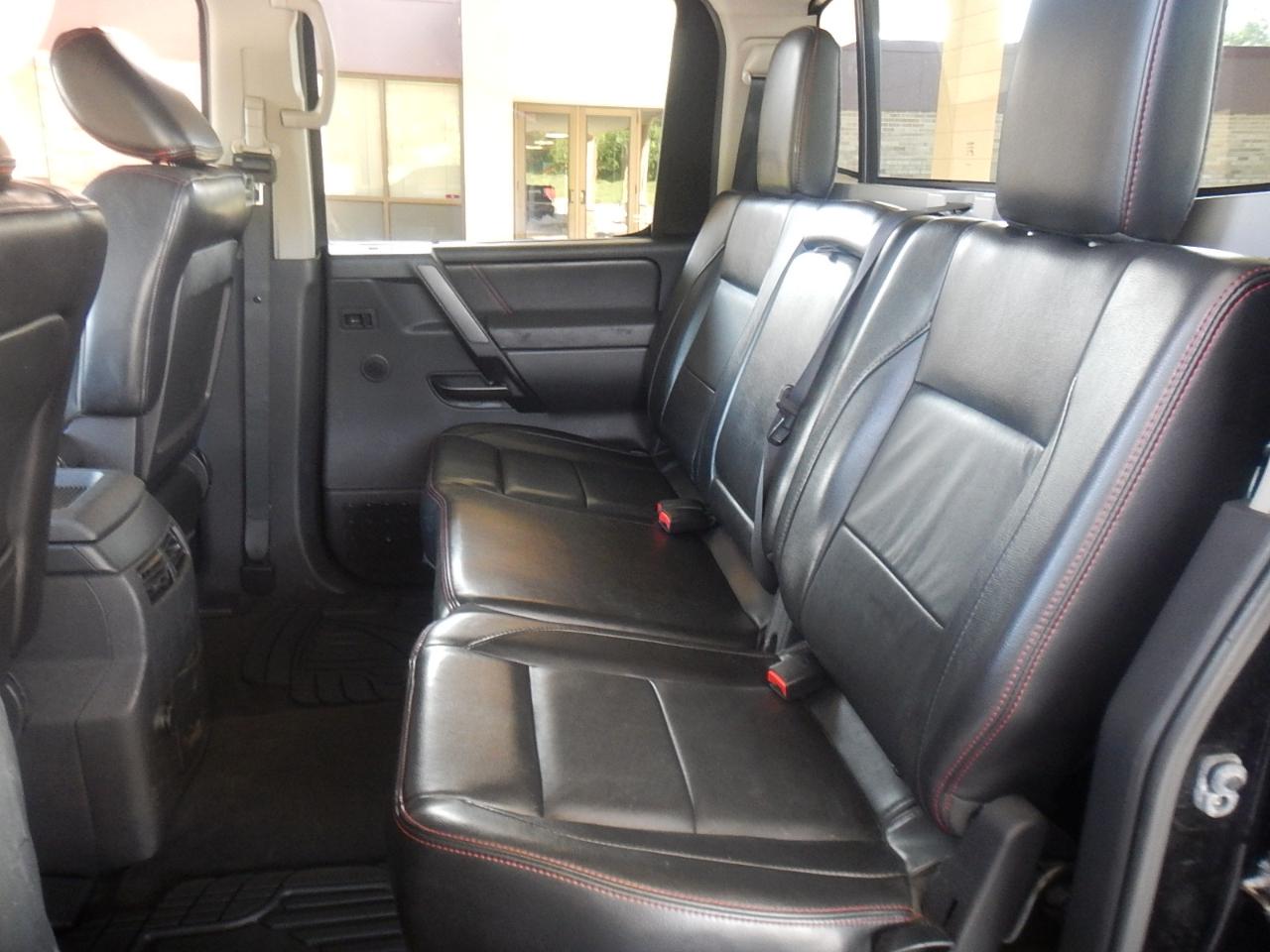 Nissan Titan PRO-4X Crew Cab 4WD 2012