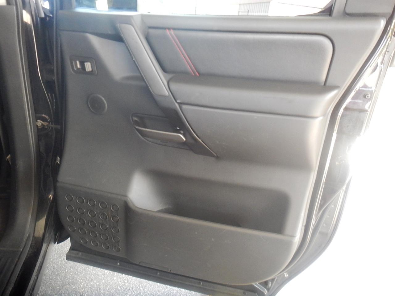 Nissan Titan PRO-4X Crew Cab 4WD 2012
