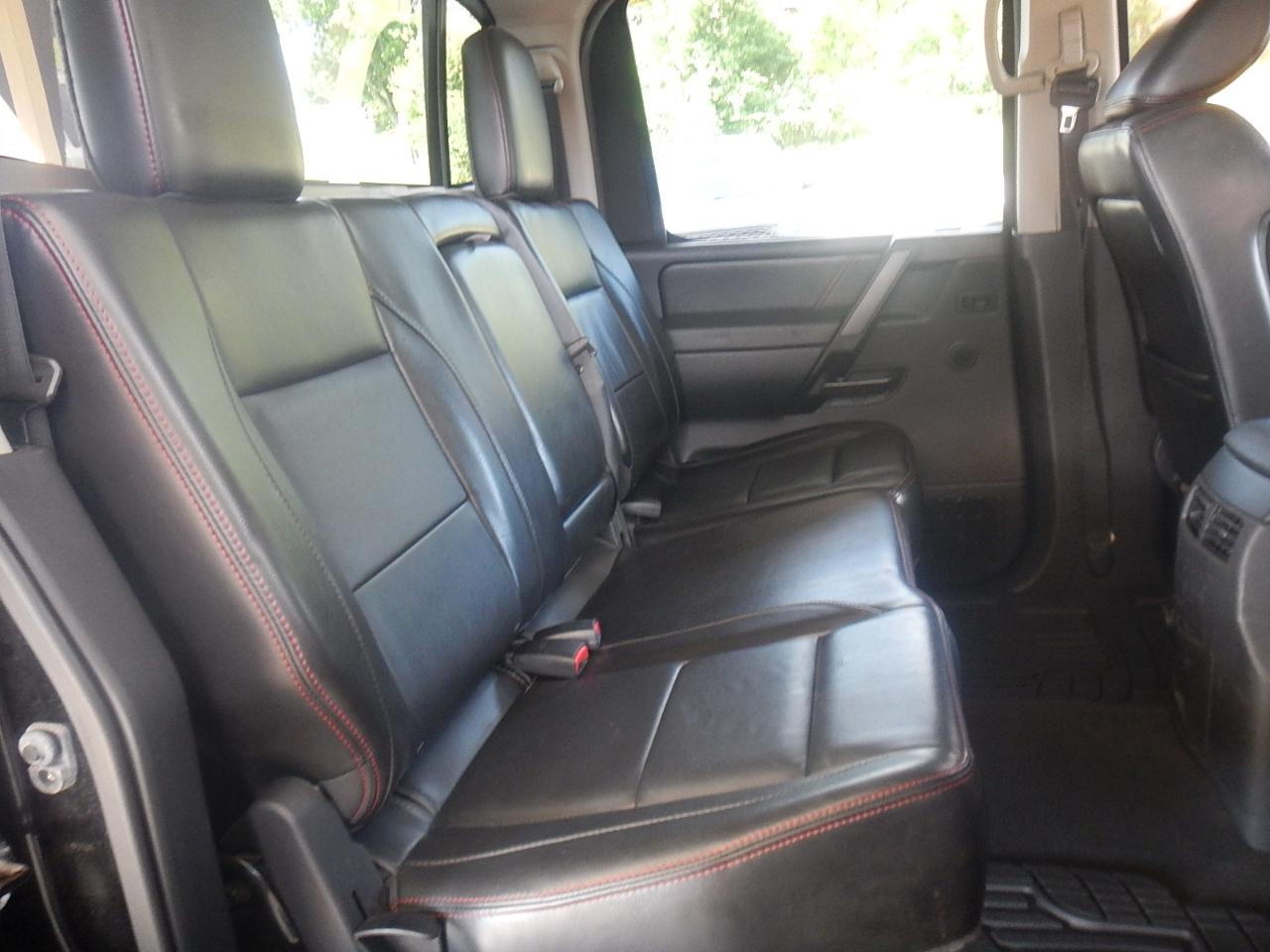 Nissan Titan PRO-4X Crew Cab 4WD 2012