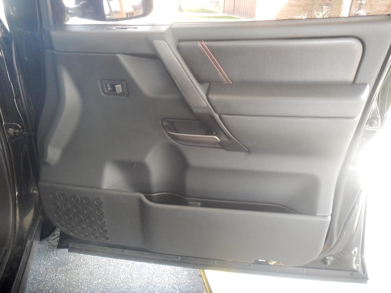 Nissan Titan PRO-4X Crew Cab 4WD 2012