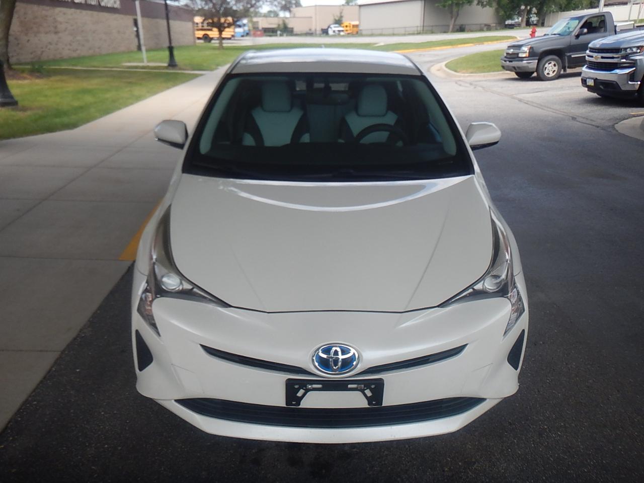 Toyota Prius Two Eco 2016