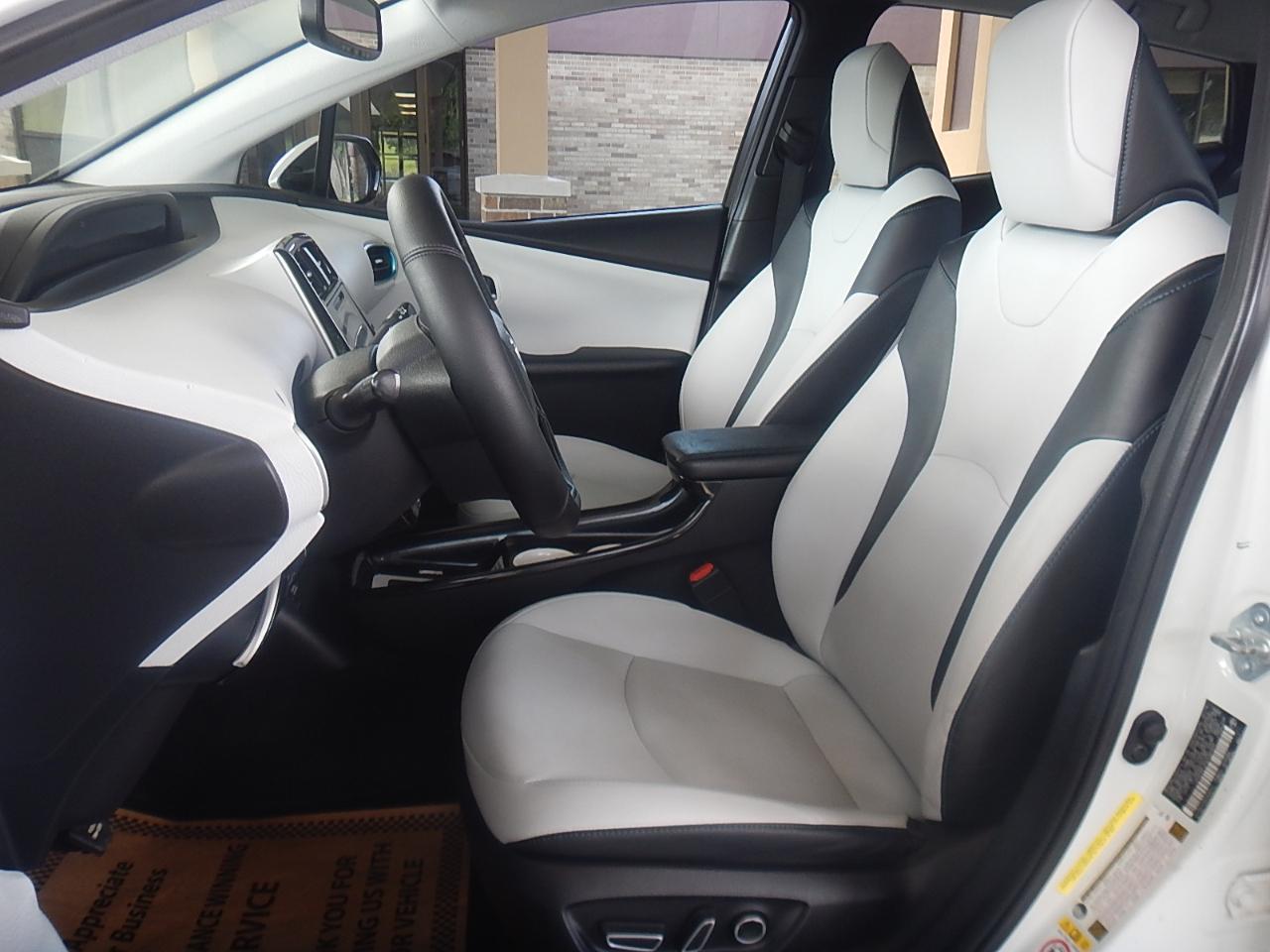 Toyota Prius Two Eco 2016