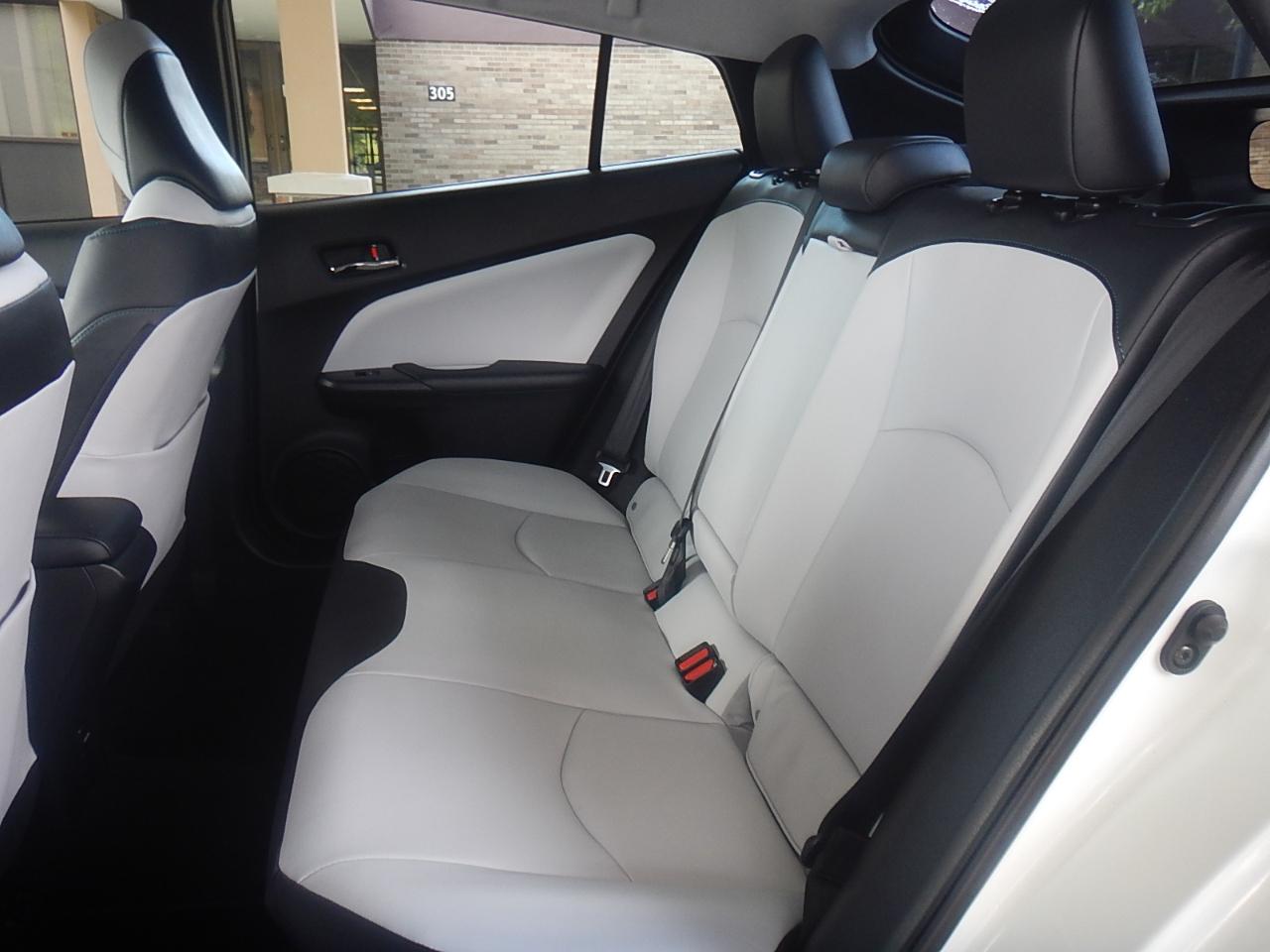 Toyota Prius Two Eco 2016