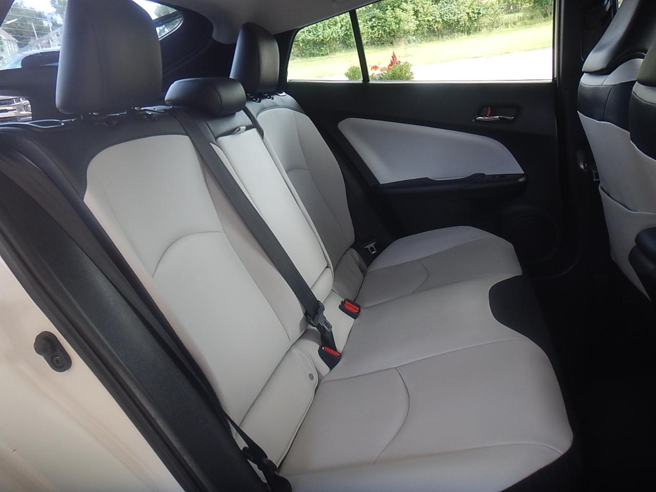 Toyota Prius Two Eco 2016