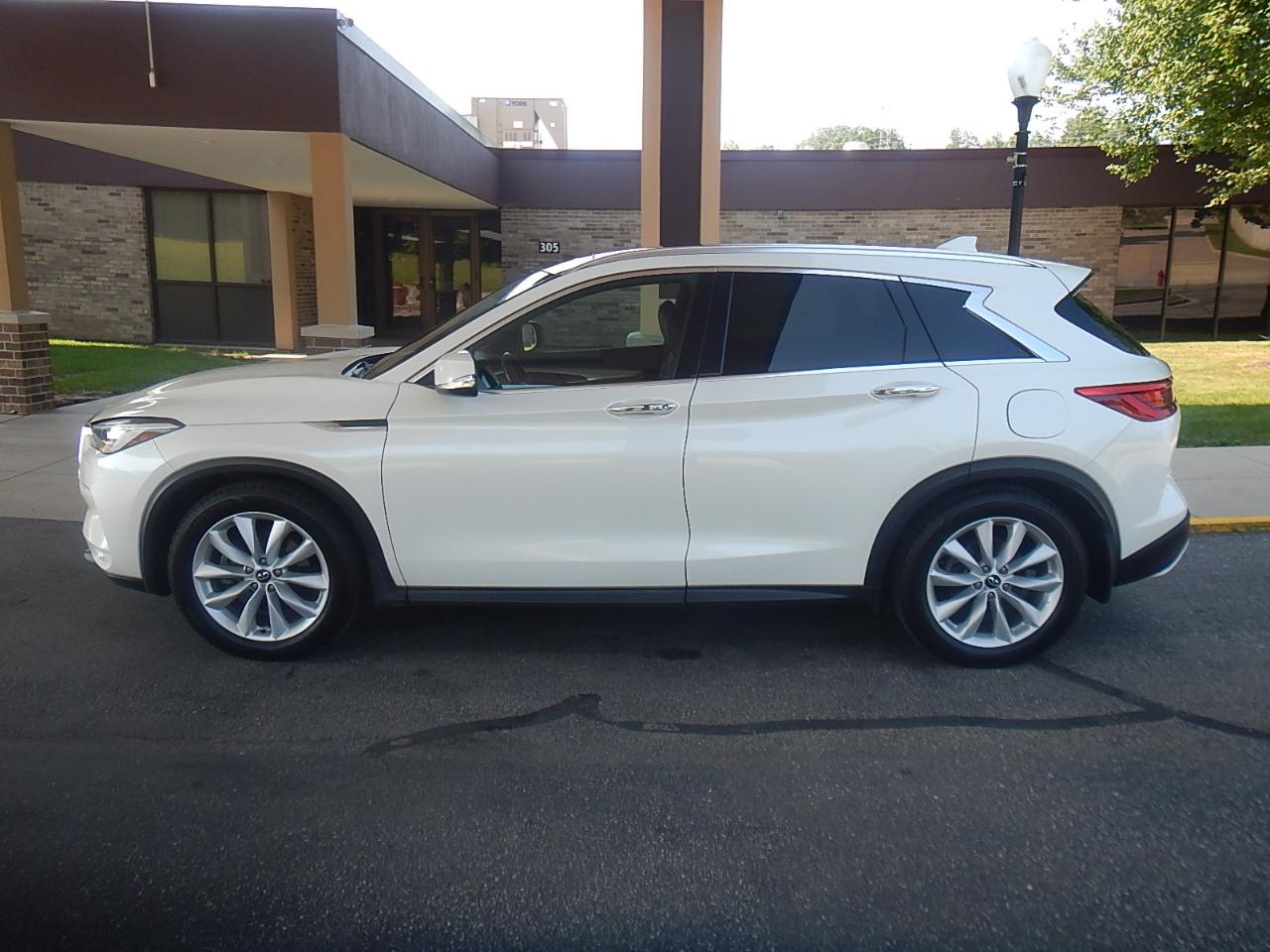 Infiniti QX50 Luxe 4D SUV AWD 2019