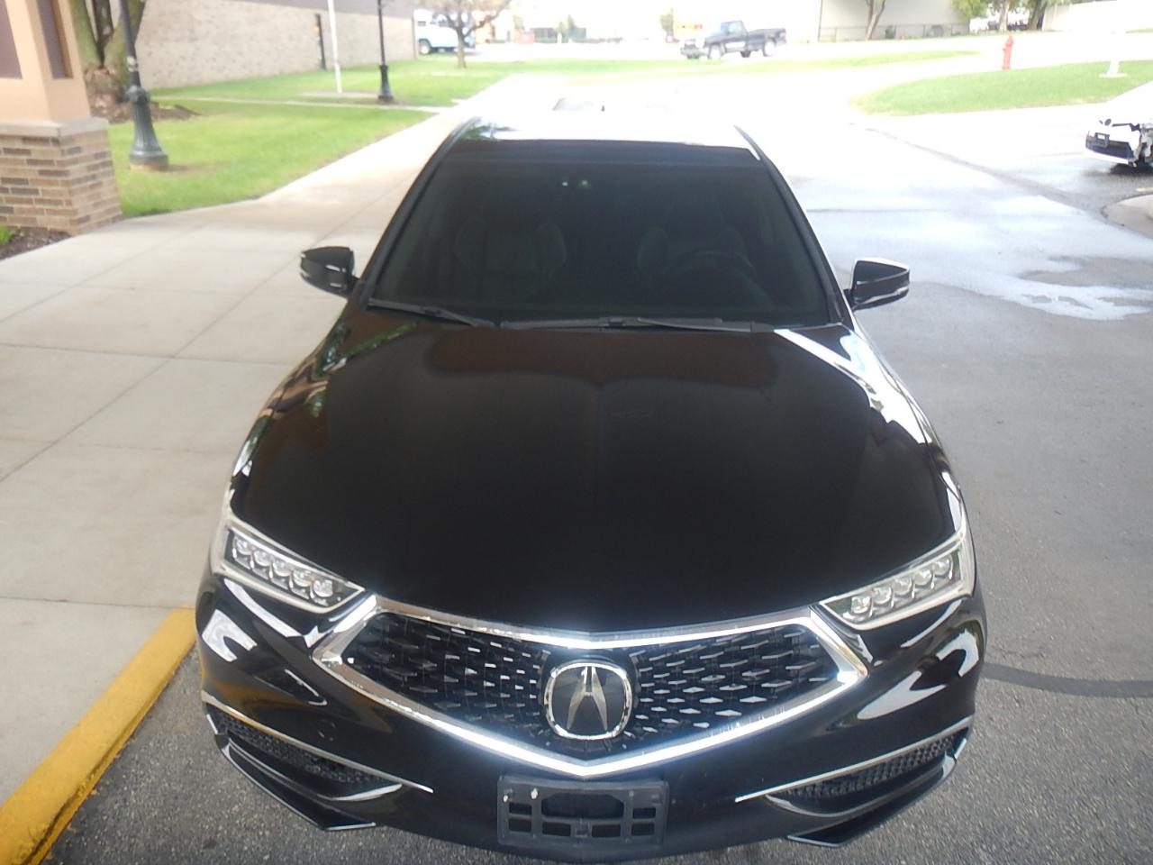 Acura TLX photo 2