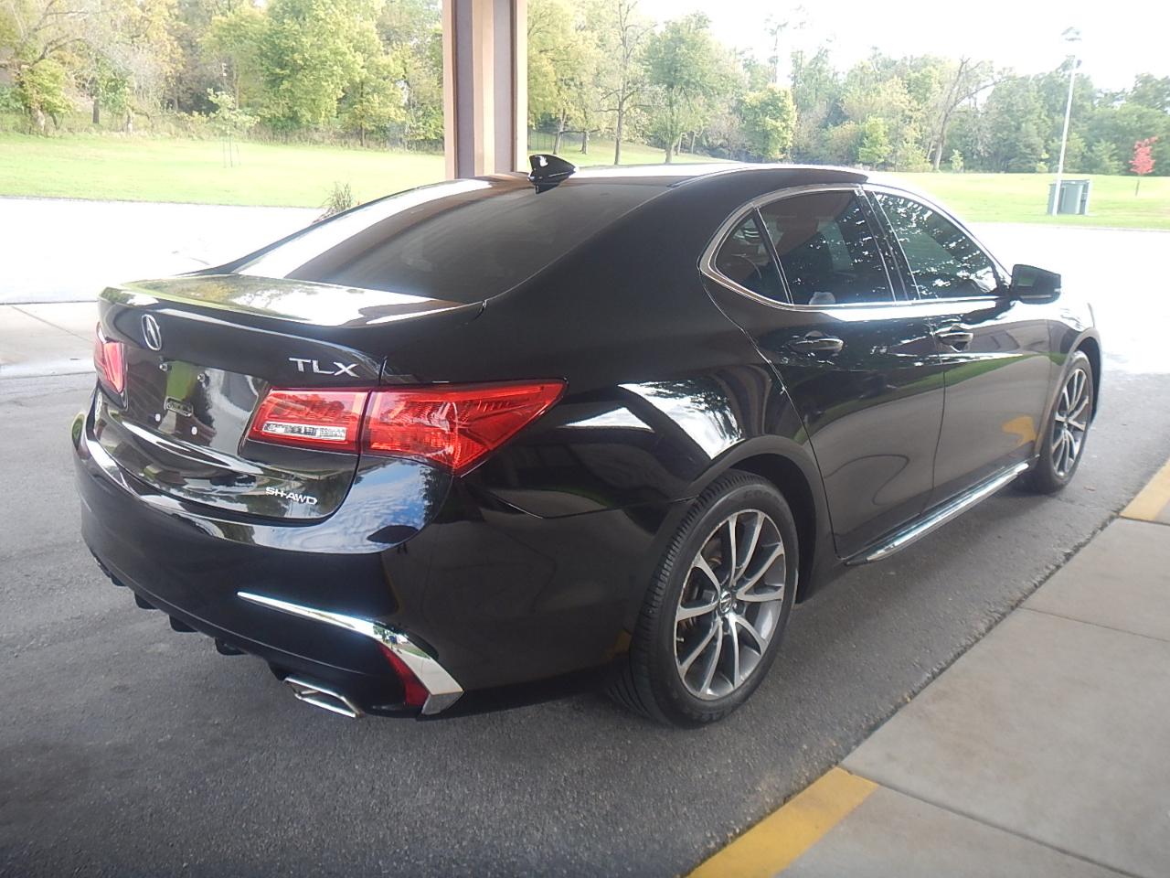 Acura TLX photo 5