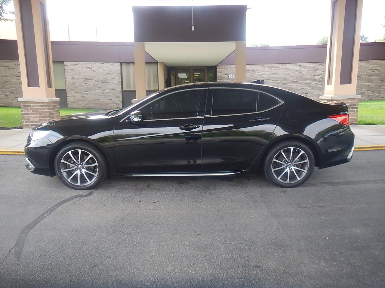 Acura TLX photo 8