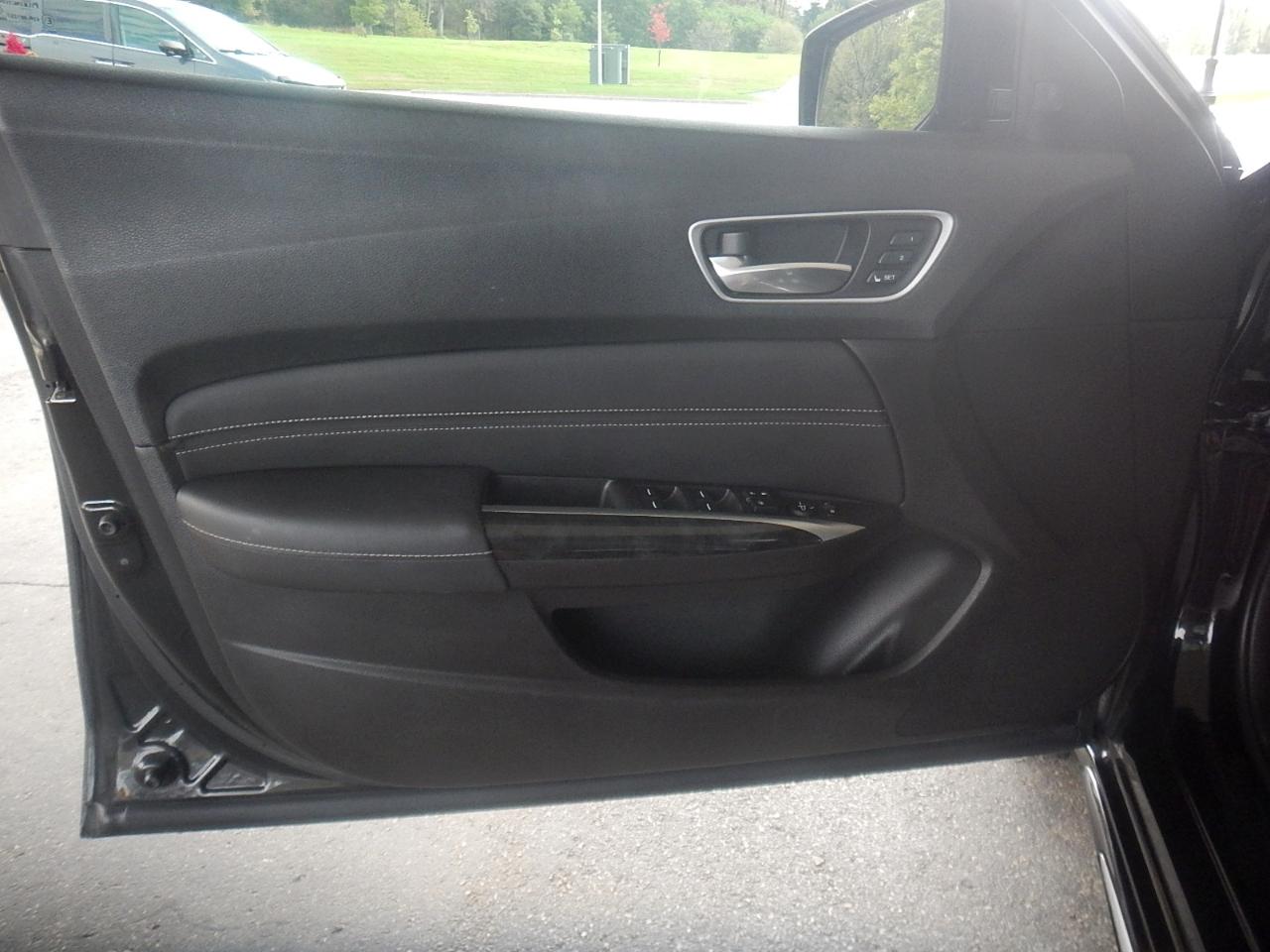 Acura TLX photo 19