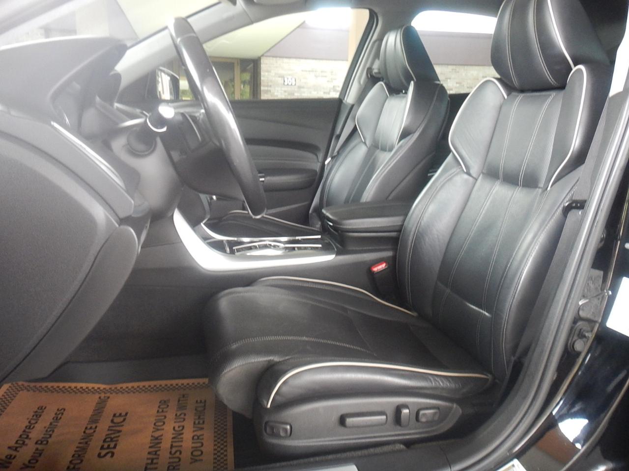 Acura TLX photo 13