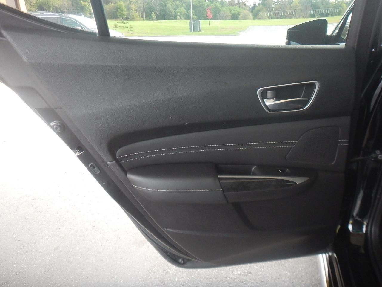 Acura TLX photo 20