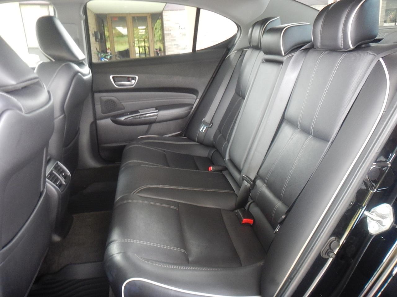 Acura TLX photo 16